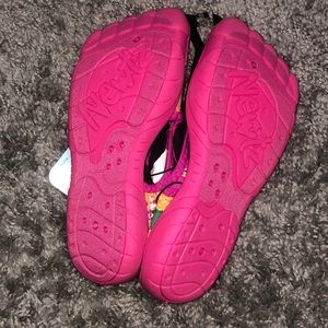 newtz Shoes - Brand New water shoes newtz Shoes - Brand New water shoes